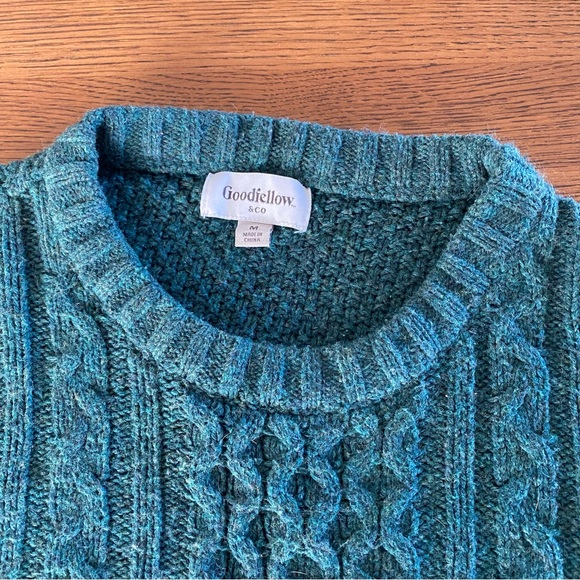 Goodfellow & Co Green Crewneck Cable Knit Sweater - Picture 3 of 5
